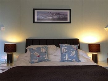 Fayvan Apartments