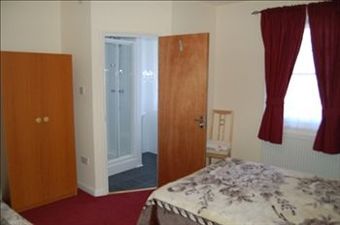 Hostal The Fusilier Inn