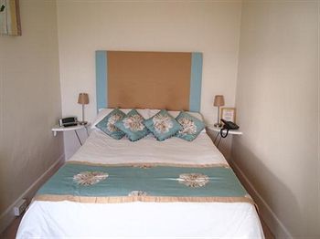 Hostal The Cliff House Hotel