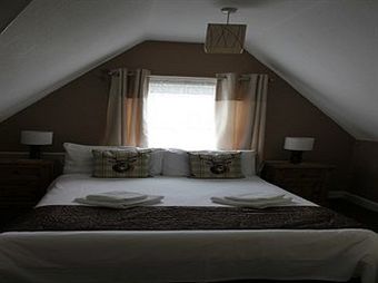Hotel Elmfield Guest Accommodation