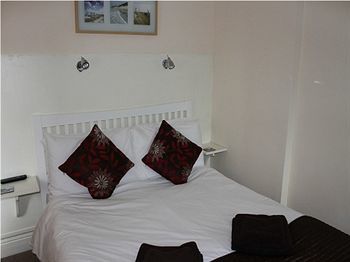 Hotel Elmfield Guest Accommodation