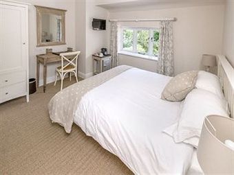 Bed & Breakfast Langaller Manor House