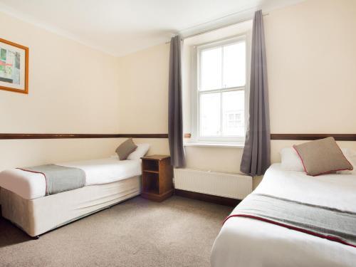 Hostal The Brunel Inn