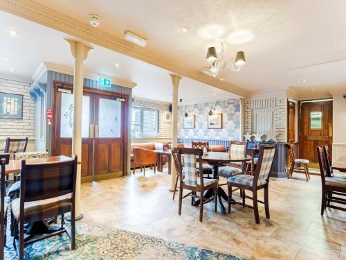 Hostal The Brunel Inn