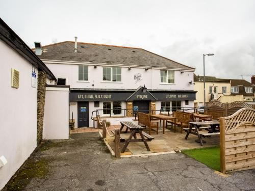 Hostal The Brunel Inn