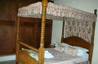 Hostal The Three Tuns Hotel