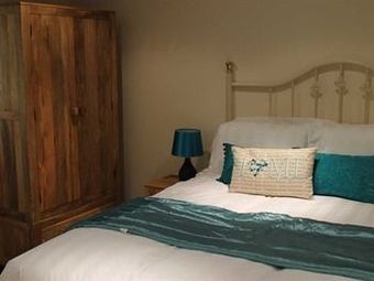 Hostal We Three Loggerheads