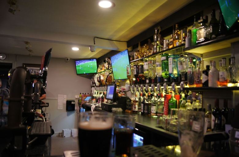 Hostal The Crown Hotel