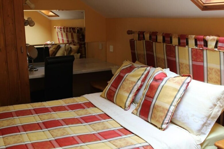Bed & Breakfast Carnalbanagh House