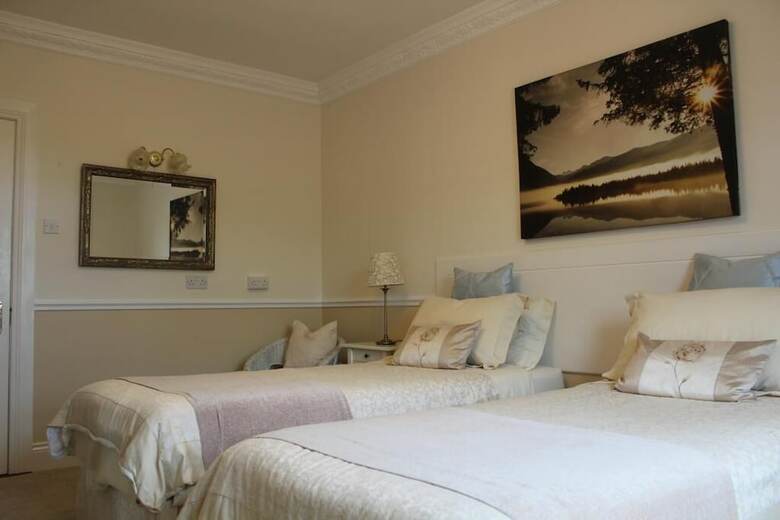 Bed & Breakfast Carnalbanagh House