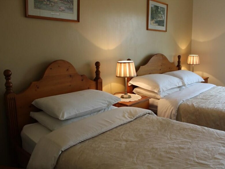 Bed & Breakfast Carnalbanagh House