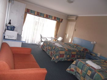 Harbour Royal Motel