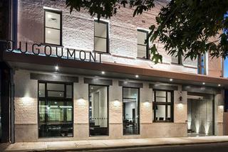 Hougoumont Hotel