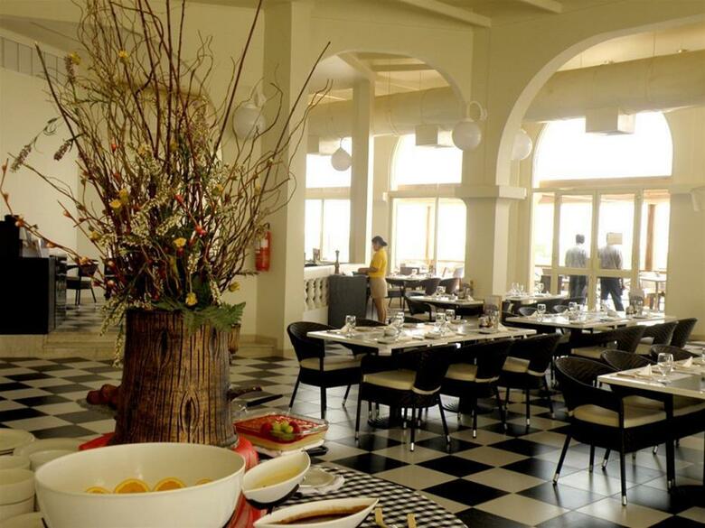 Al Bander Hotel & Resort