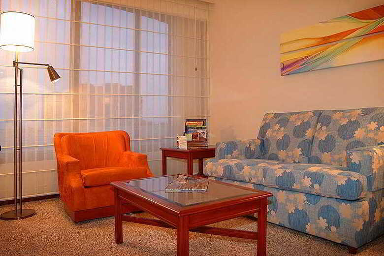 Hotel NH Royal Cali