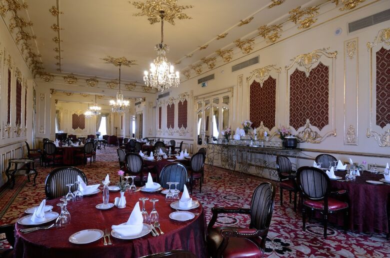 Paradise Inn Le Metropole Hotel Since 1902