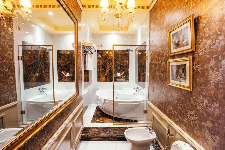 Paradise Inn Le Metropole Hotel Since 1902