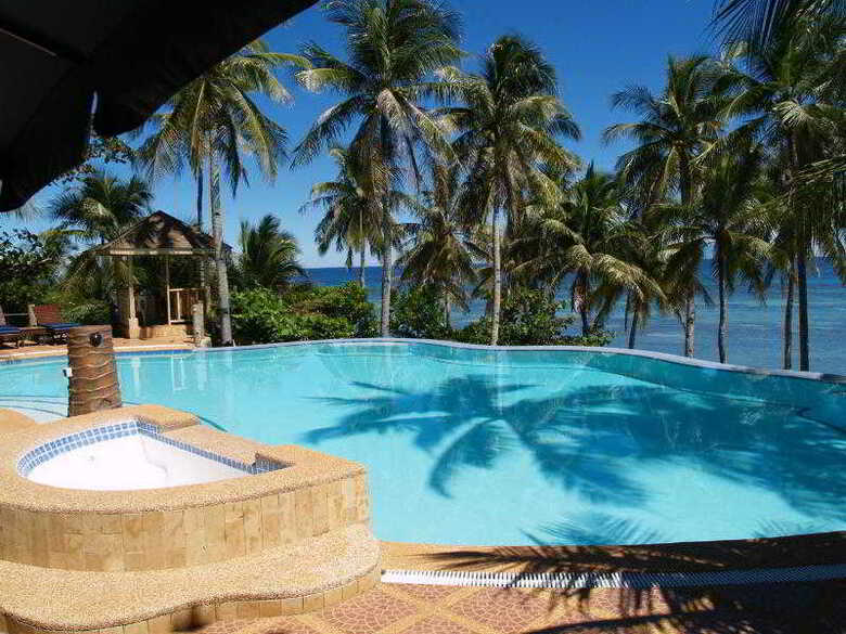 Hotel Anda White Beach Resort