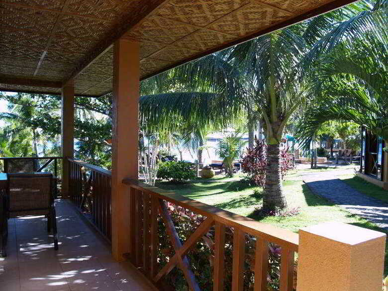 Hotel Anda White Beach Resort
