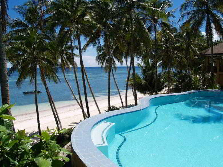 Hotel Anda White Beach Resort