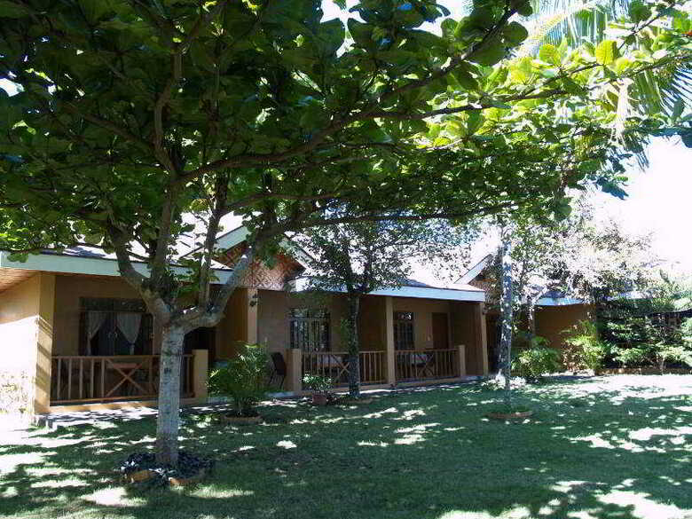 Hotel Anda White Beach Resort