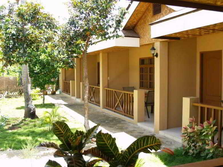 Hotel Anda White Beach Resort
