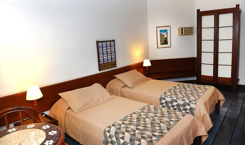Catharina Paragua�u Hotel