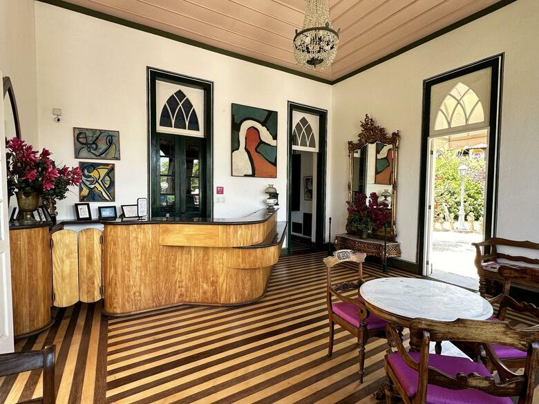 Catharina Paragua�u Hotel