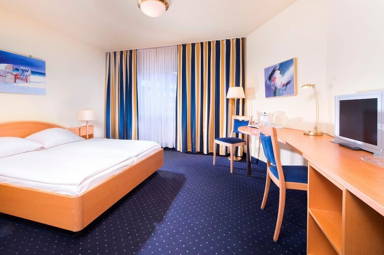 Hotel TRYP By Wyndham Luebeck Aquamarin
