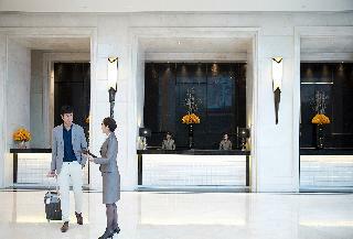 Grande Centre Point Hotel Terminal 21