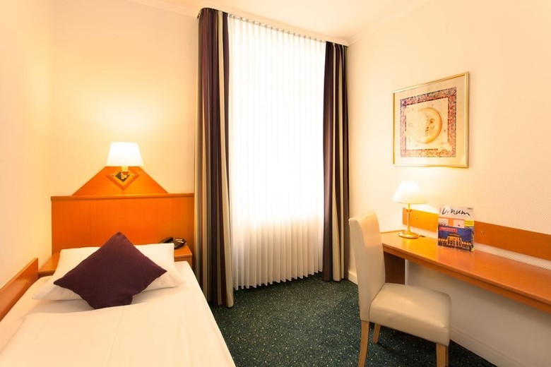 Favored Hotel Hansa