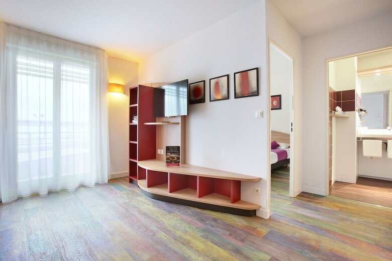 Hotel Suite Home Saran