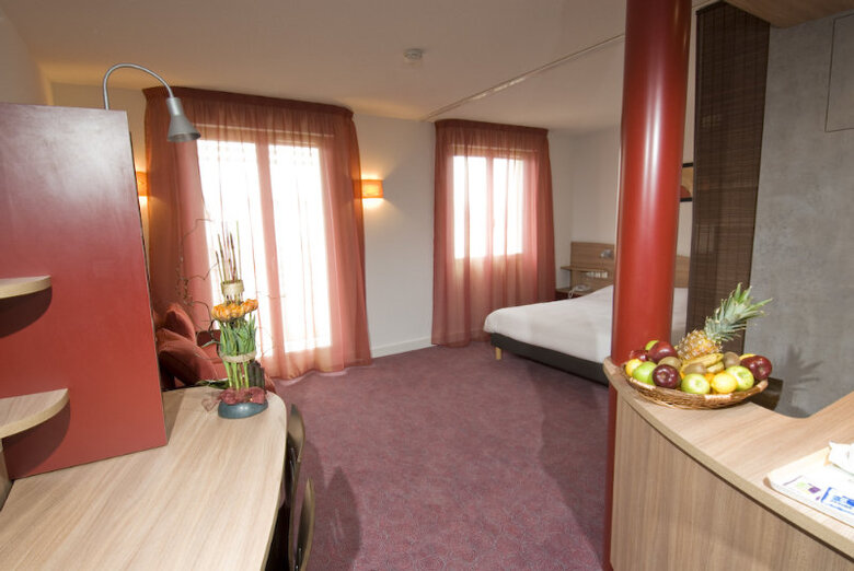 Hotel Suite Home Saran
