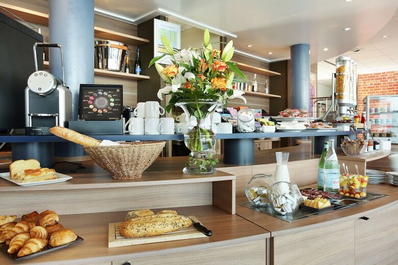 Hotel Suite Home Saran