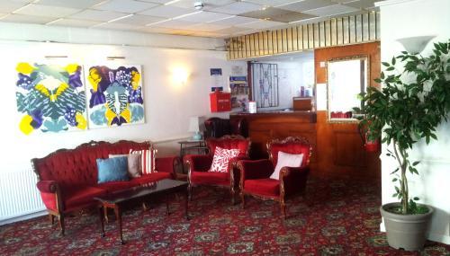 The New Osterley Hotel