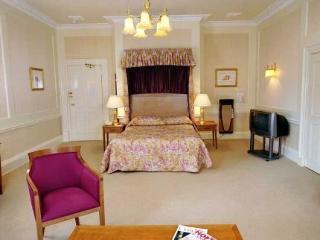 Arnos Manor Hotel