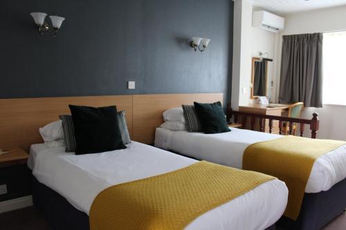 Hotel The Town & Country Lodge