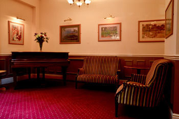Hotel County