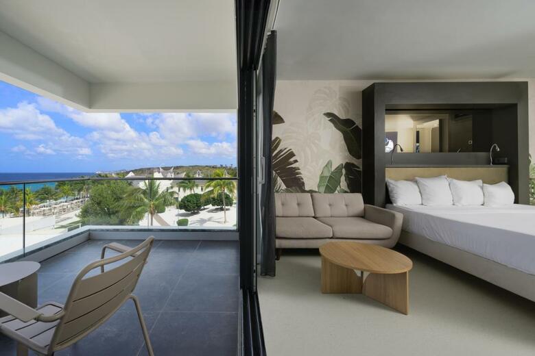 Papagayo Beach Hotel