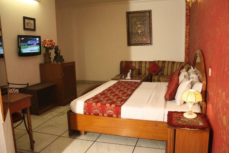 Hotel Rahul Palace