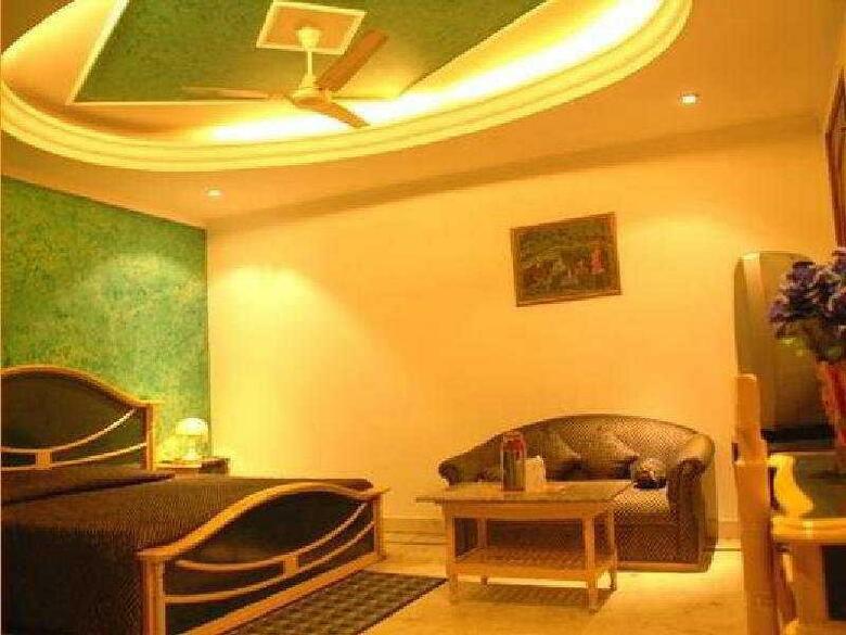 Hotel Rahul Palace