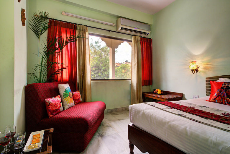 Hotel Sarang Palace