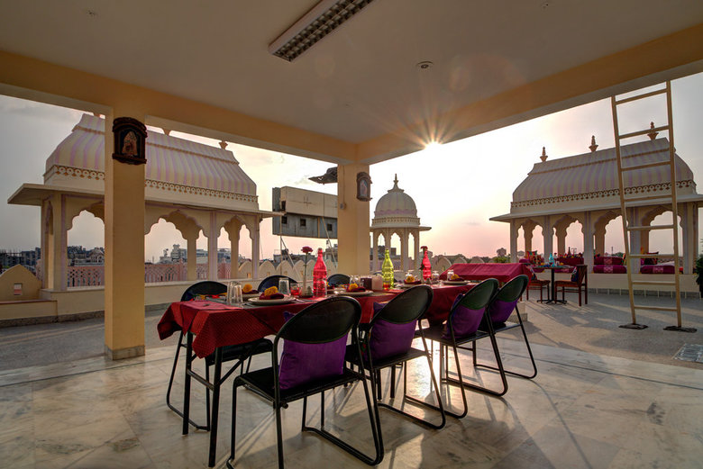 Hotel Sarang Palace