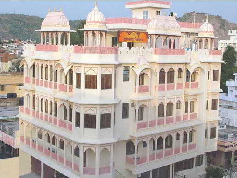 Hotel Sarang Palace