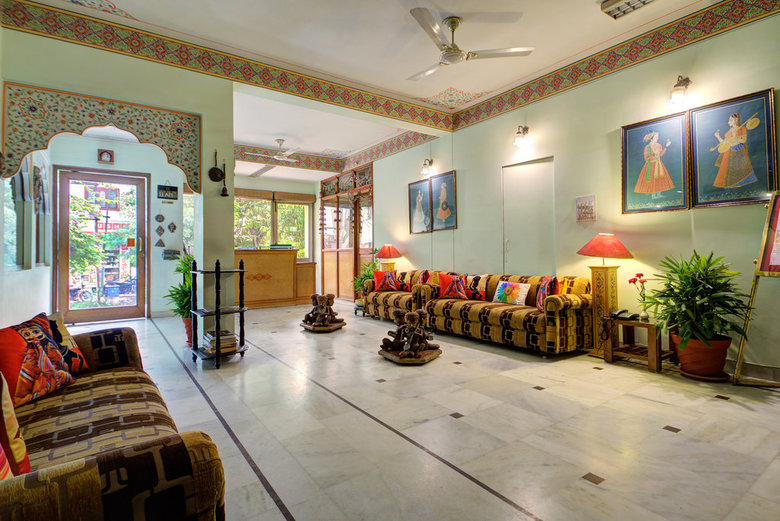 Hotel Sarang Palace