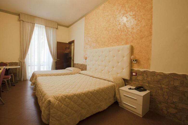 Hotel Ester
