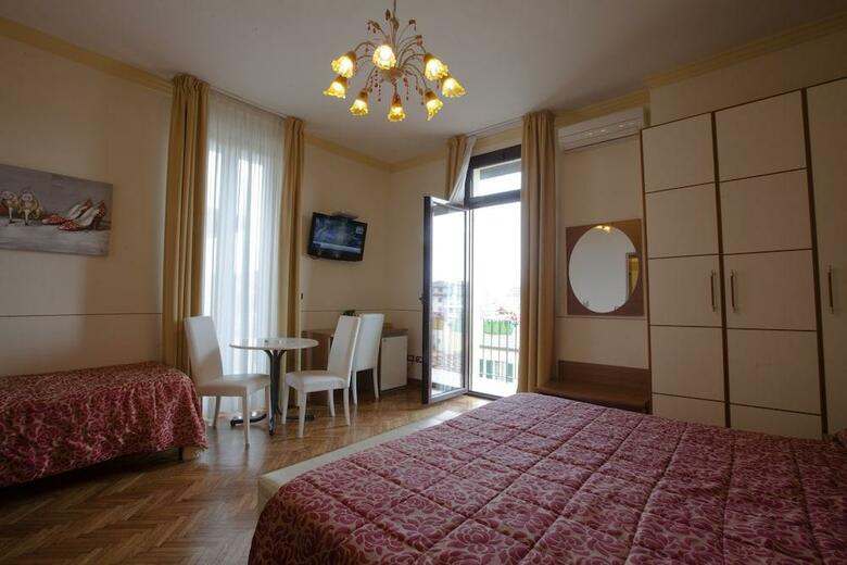 Hotel Ester