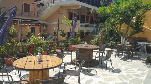 Erato Apartments