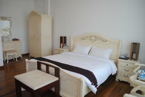 Hotel Myitkyina Palm Spring Resort