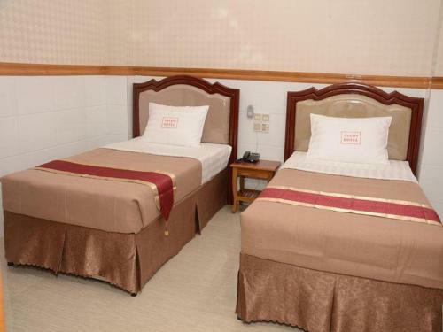 Nylon Hotel